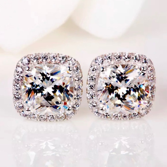 .925 Sterling Silver Stud Zircon Earrings - Picture 6 of 6